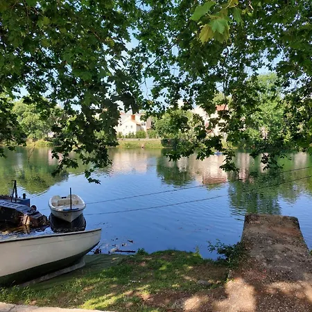 Trebisnjica Riverside Apartment *